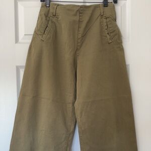 Wide legs pants in khaki green